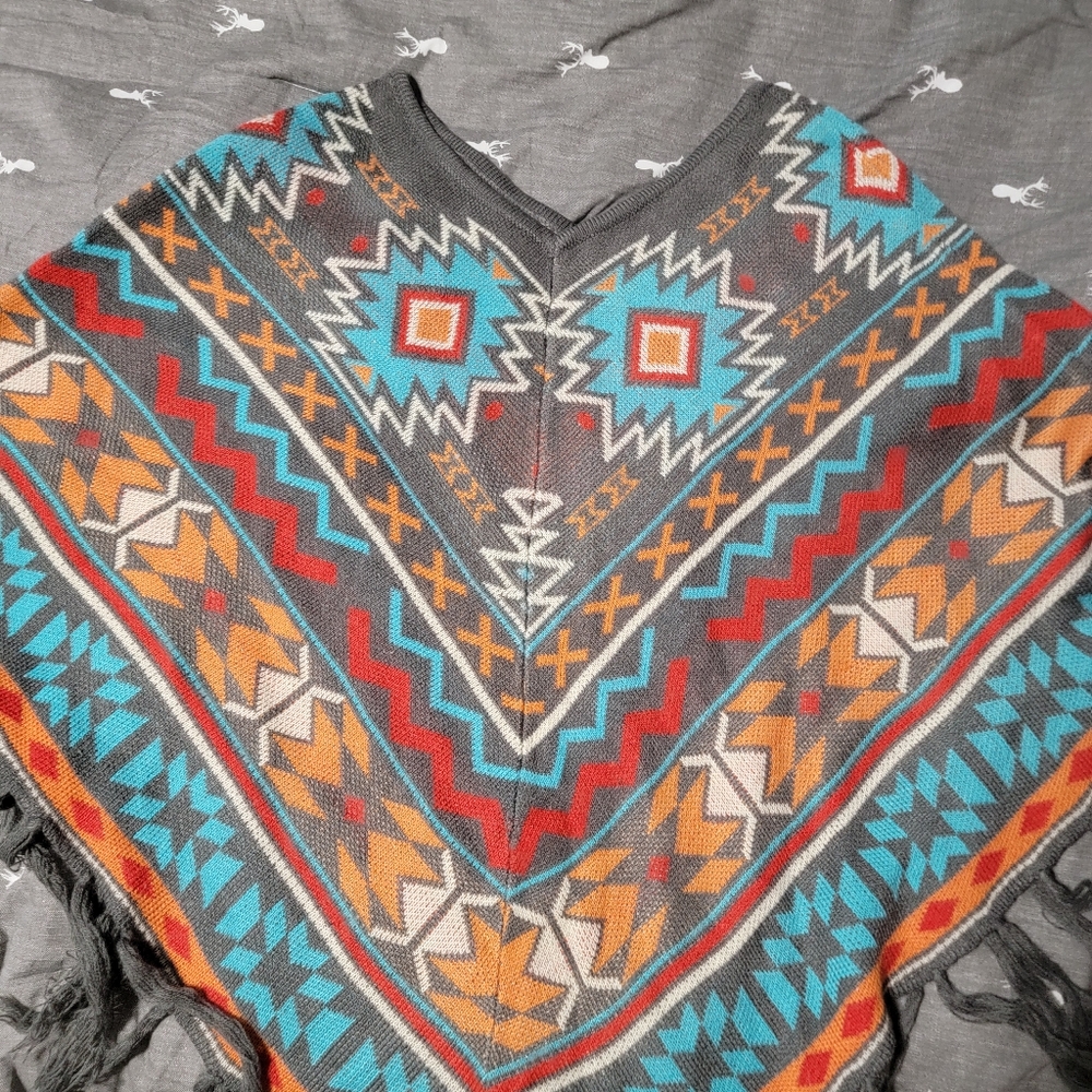 Boutique poncho